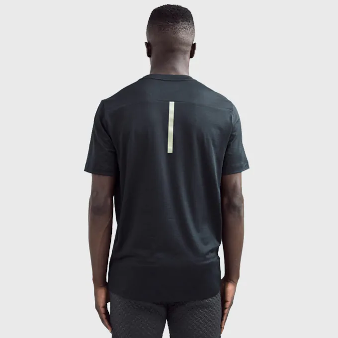 Vista trasera negra de Recycled Performance Round Neck T-Shirt de Ulterior