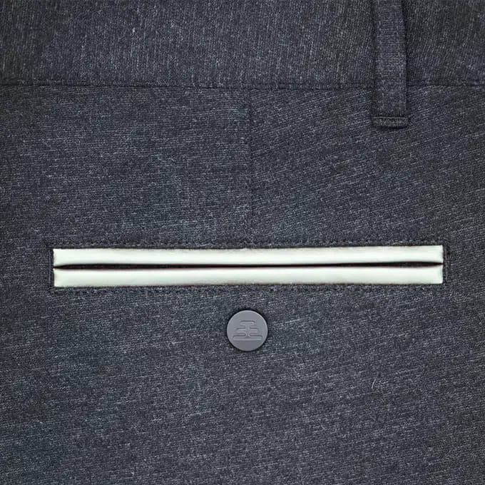 Detalle del bolsillo de Stretch Chino Pants de Ulterior